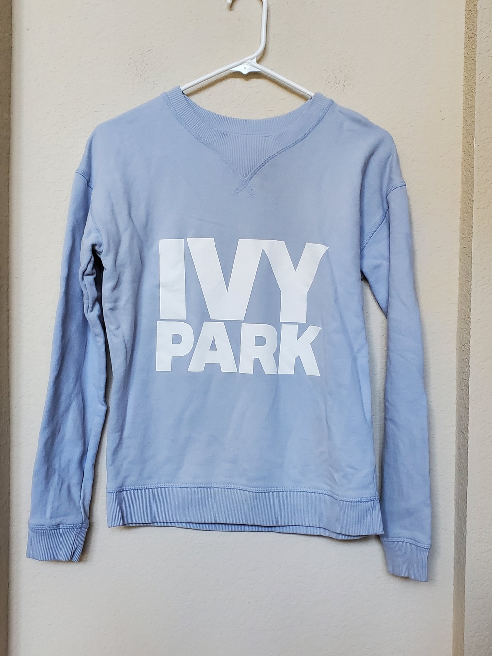 IVY PARK Women's Light Blue Logo Crewneck Sweatshirt.   Size XXS